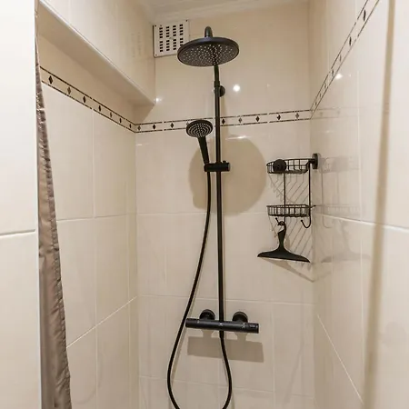 Spacious With 2 Bedrooms