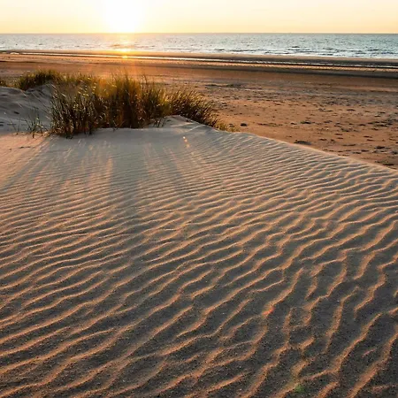 Spacious With 2 Bedrooms