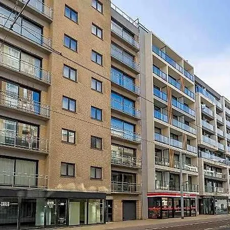아파트 Spacious With 2 Bedrooms 미들케르케