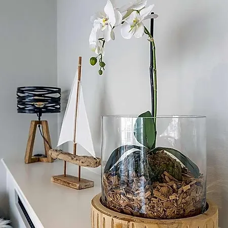 Spacious With 2 Bedrooms * 미들케르케